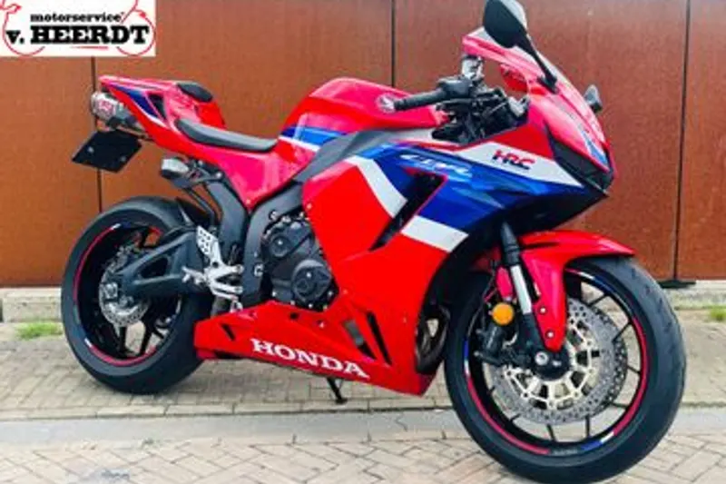 Honda CBR600RR (2024)