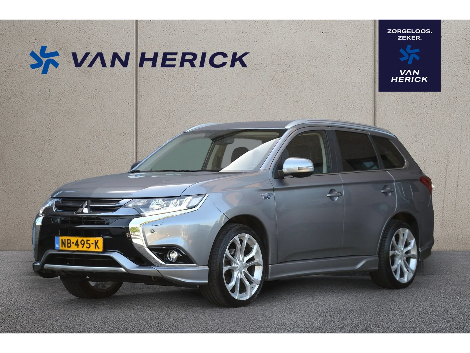 Mitsubishi Outlander (2016) — foto 1