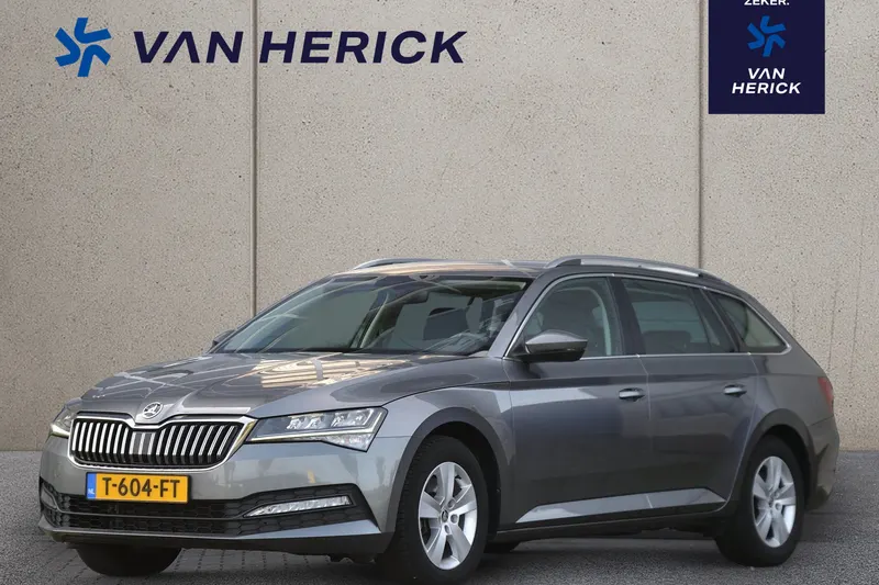Škoda Superb (2023)