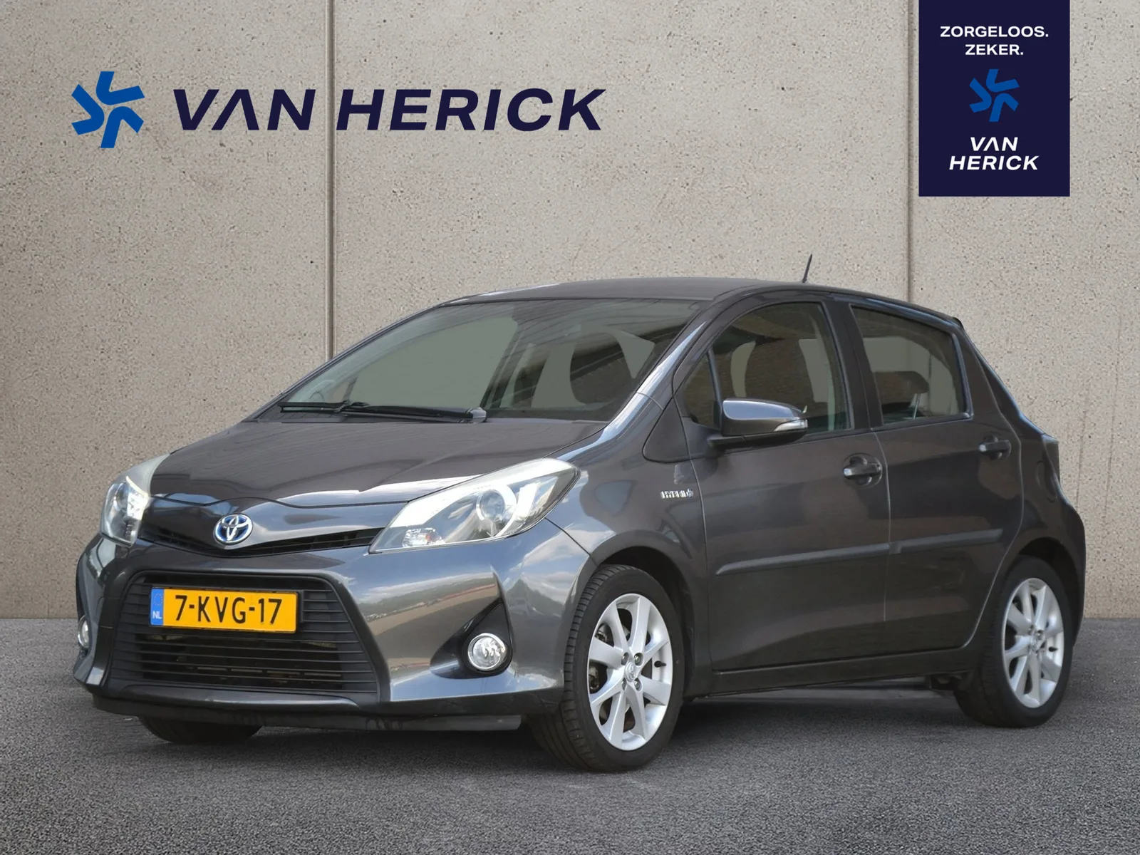 Toyota Yaris (2013) — foto 1