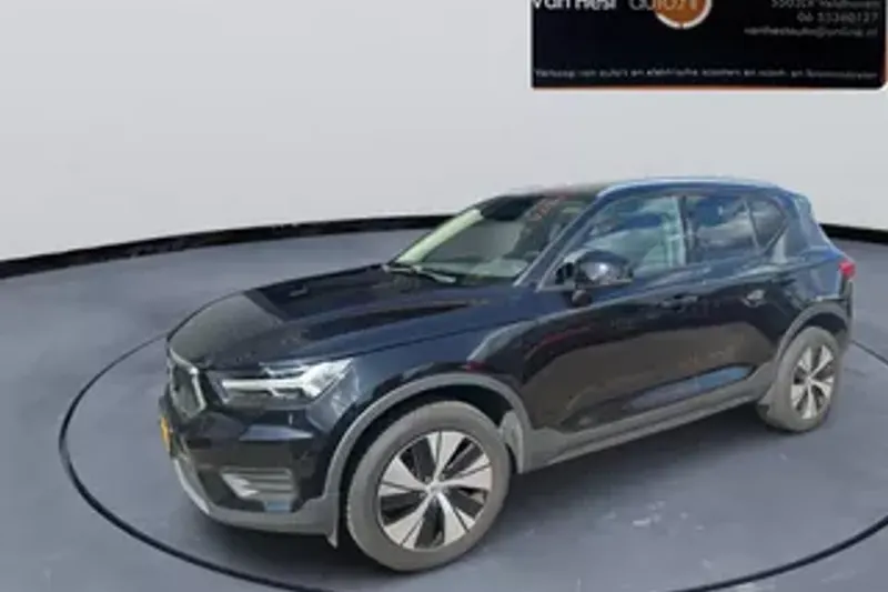 Volvo XC40 (2022)