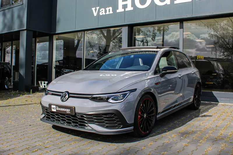 Volkswagen Golf (2023)