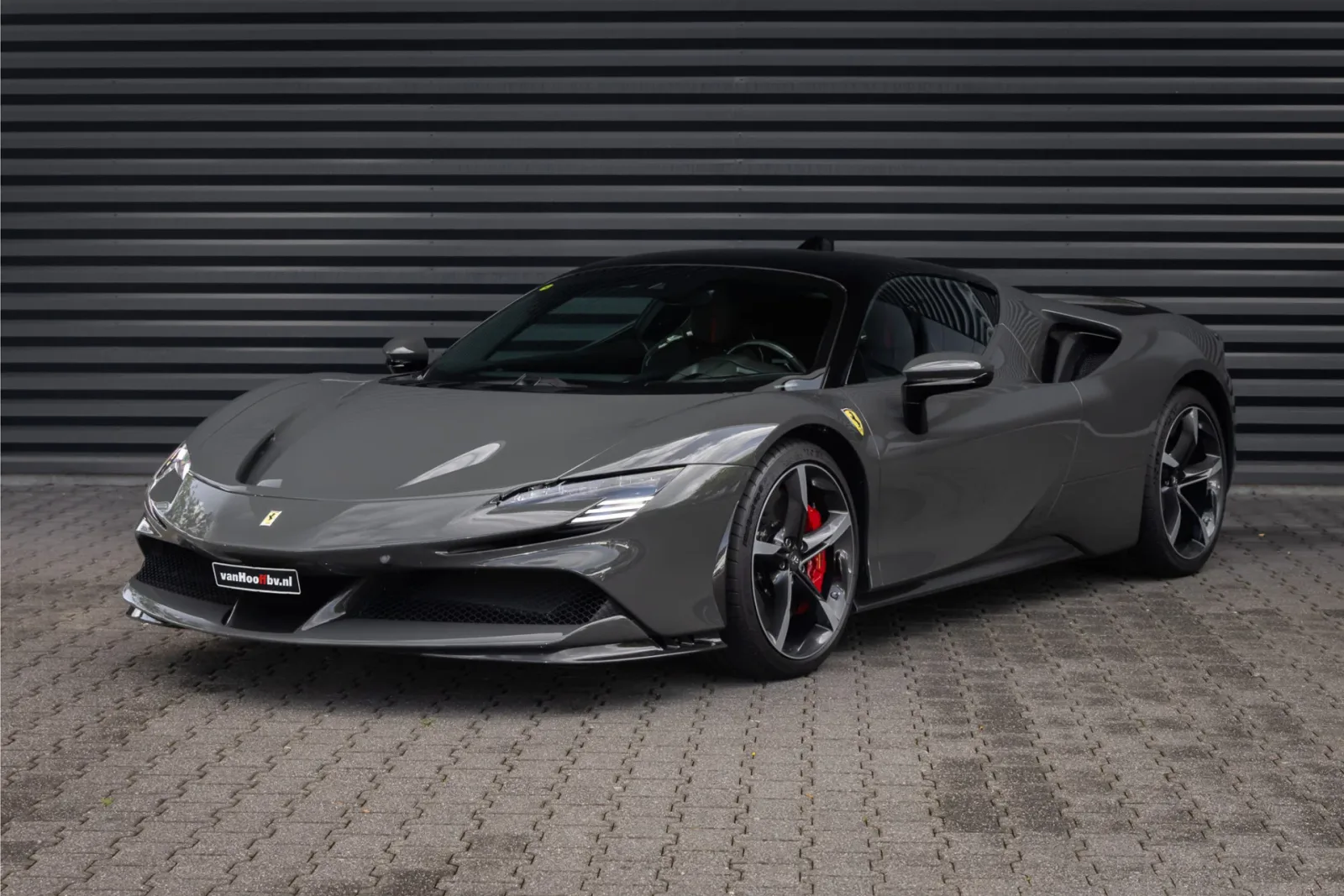 Ferrari SF90 Stradale (2021) — foto 1