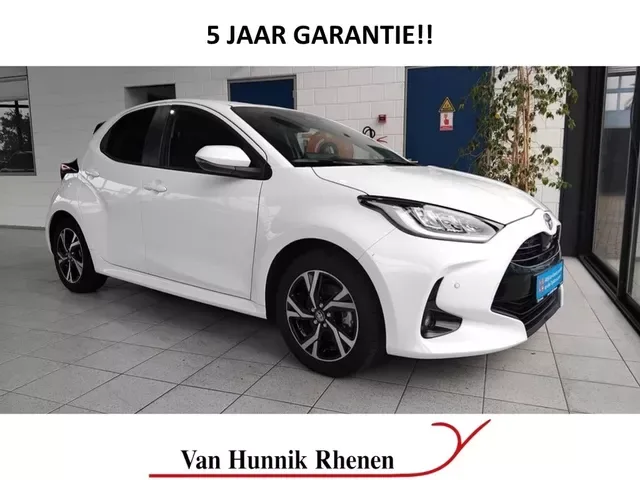 Toyota Yaris (2024) — foto 1