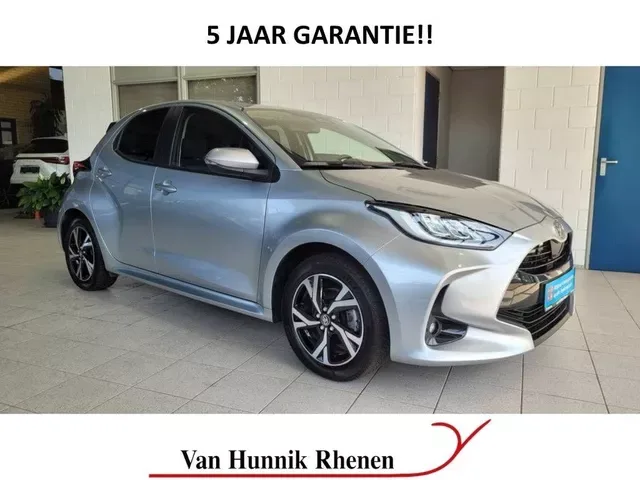 Toyota Yaris (2024) — foto 1