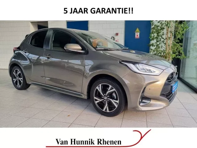 Toyota Yaris (2024) — foto 1