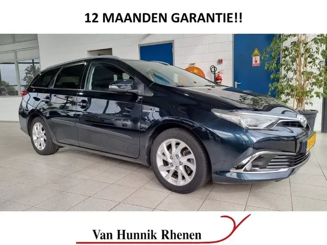 Toyota Auris (2017) — foto 1