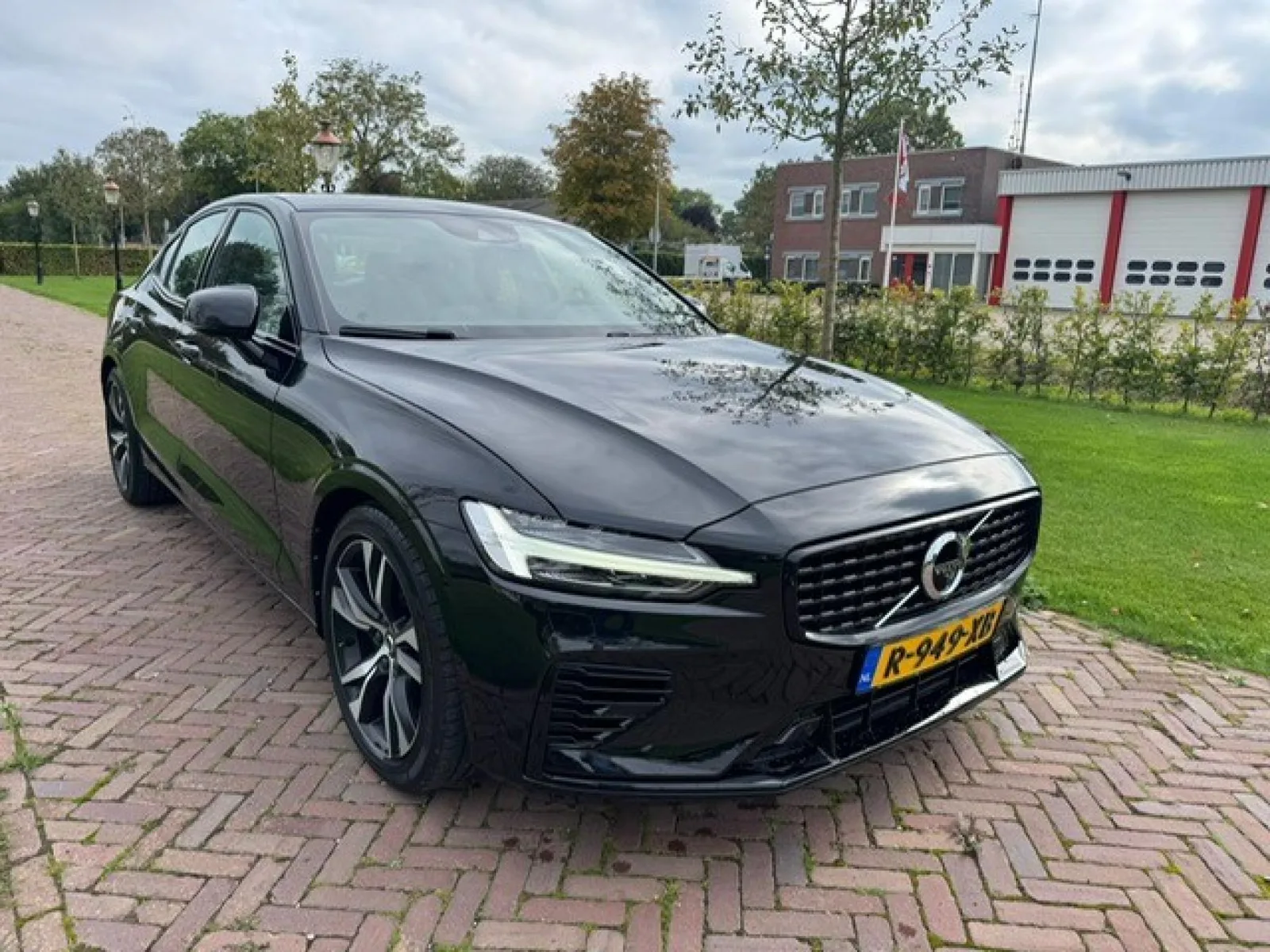 Volvo S60 (2021) — foto 1