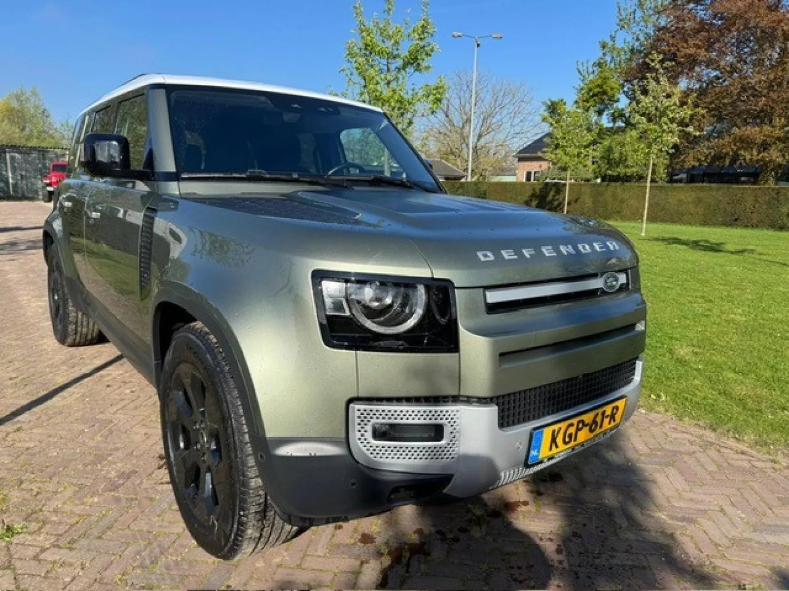 Land Rover Defender (2021) — foto 1