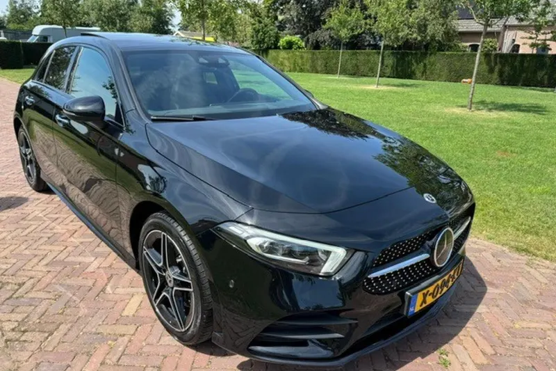 Mercedes-Benz Mercedes (2022)