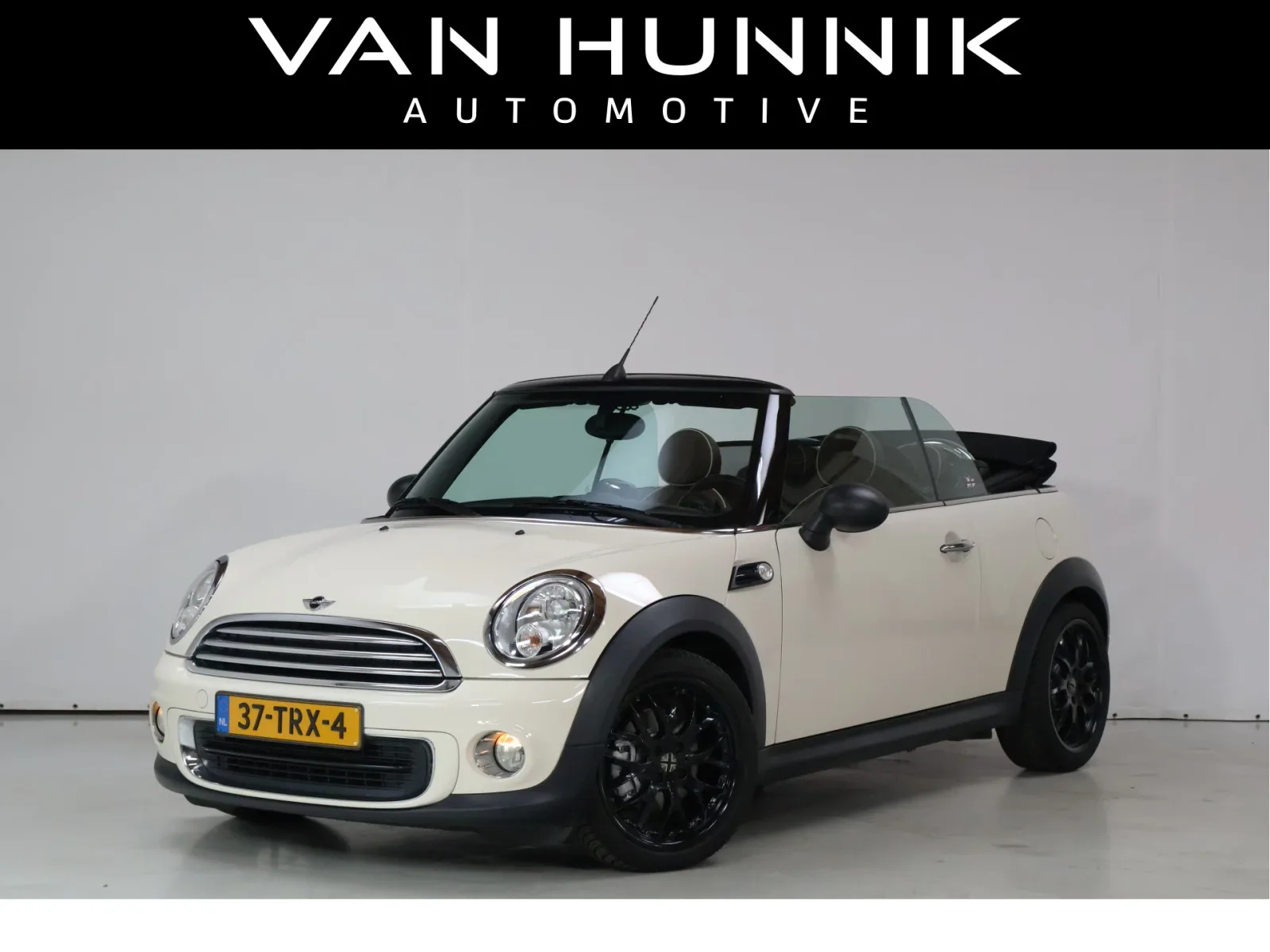 MINI Cabrio (2012) — foto 1