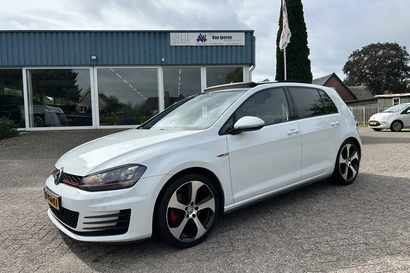 Volkswagen Golf (2016)