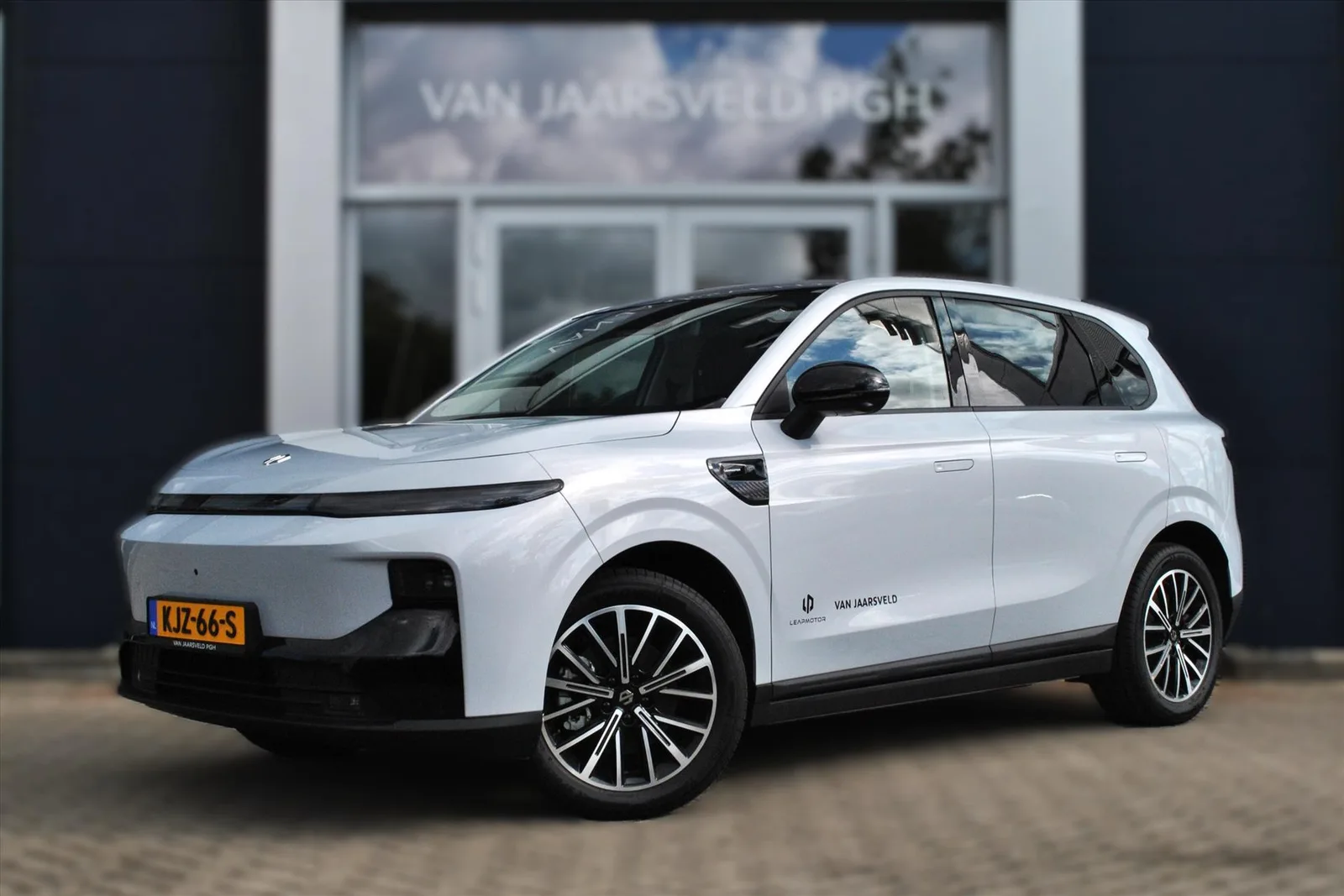 Leapmotor B10 (2026) — foto 1
