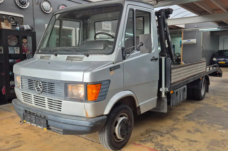Mercedes-Benz 409D (1986)
