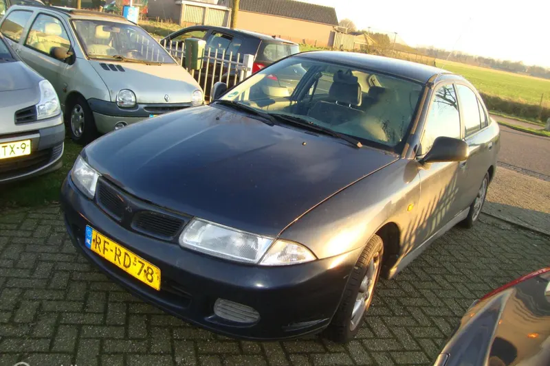 Mitsubishi Carisma (1997)
