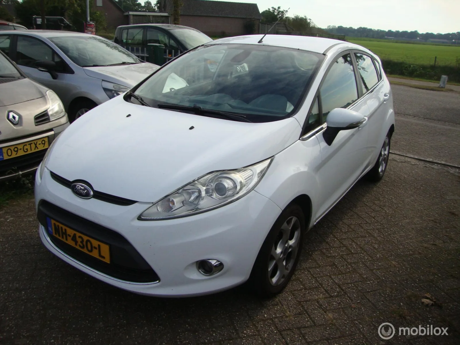 Ford Fiesta (2011) — foto 1
