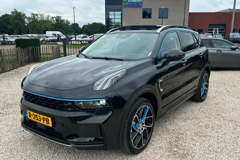 Lynk & Co 01 (2022)