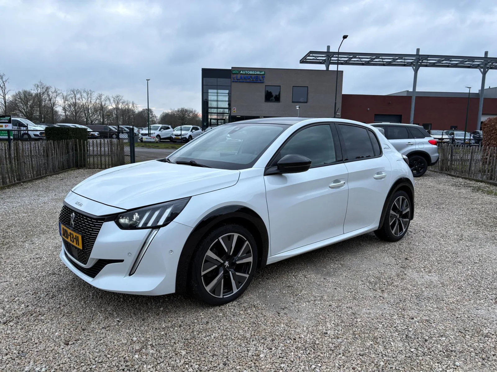 Peugeot 208 (2020) — foto 1