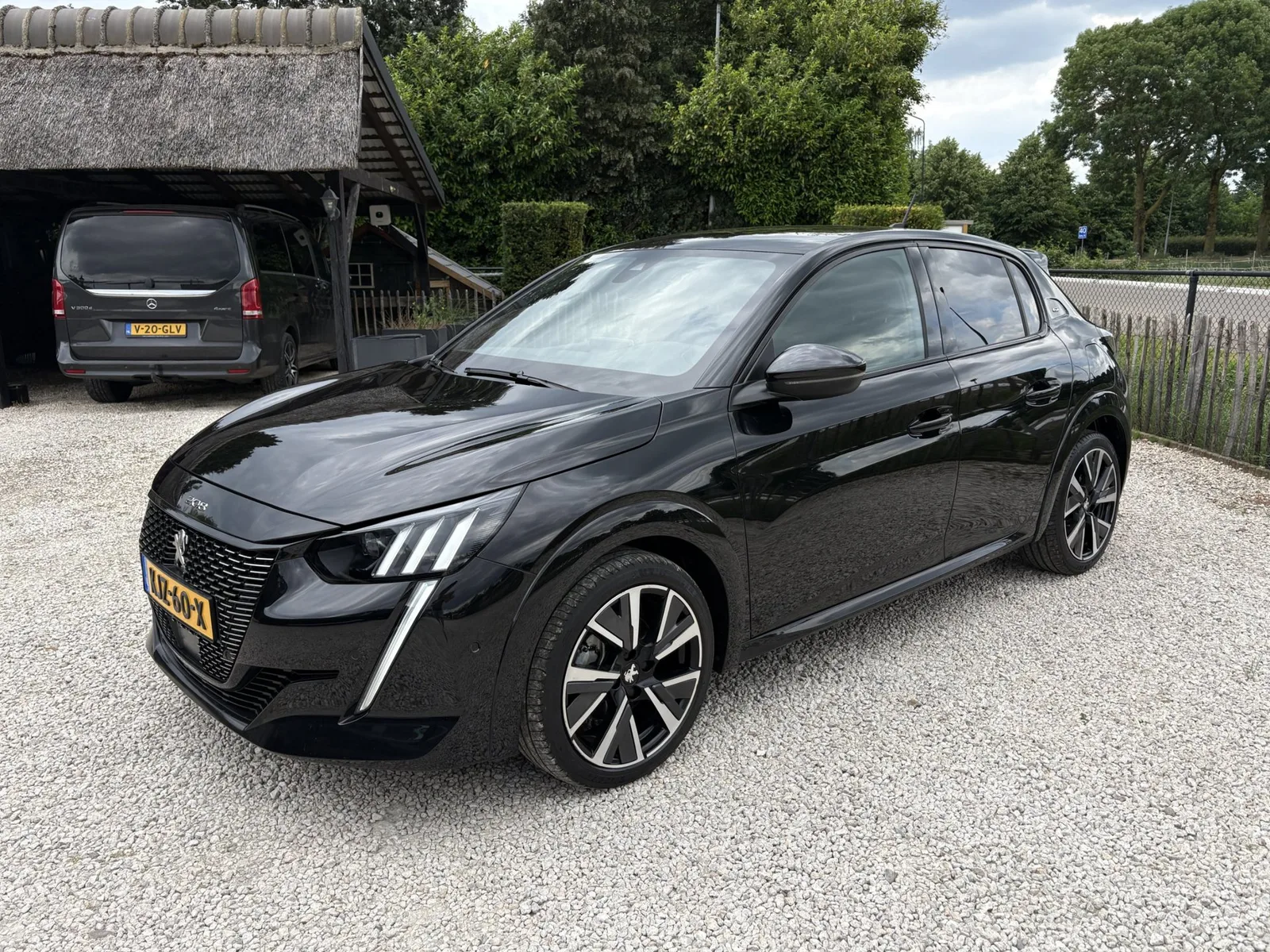 Peugeot 208 (2021) — foto 1