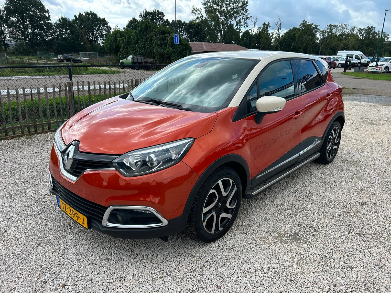 Renault Captur (2015) — foto 1