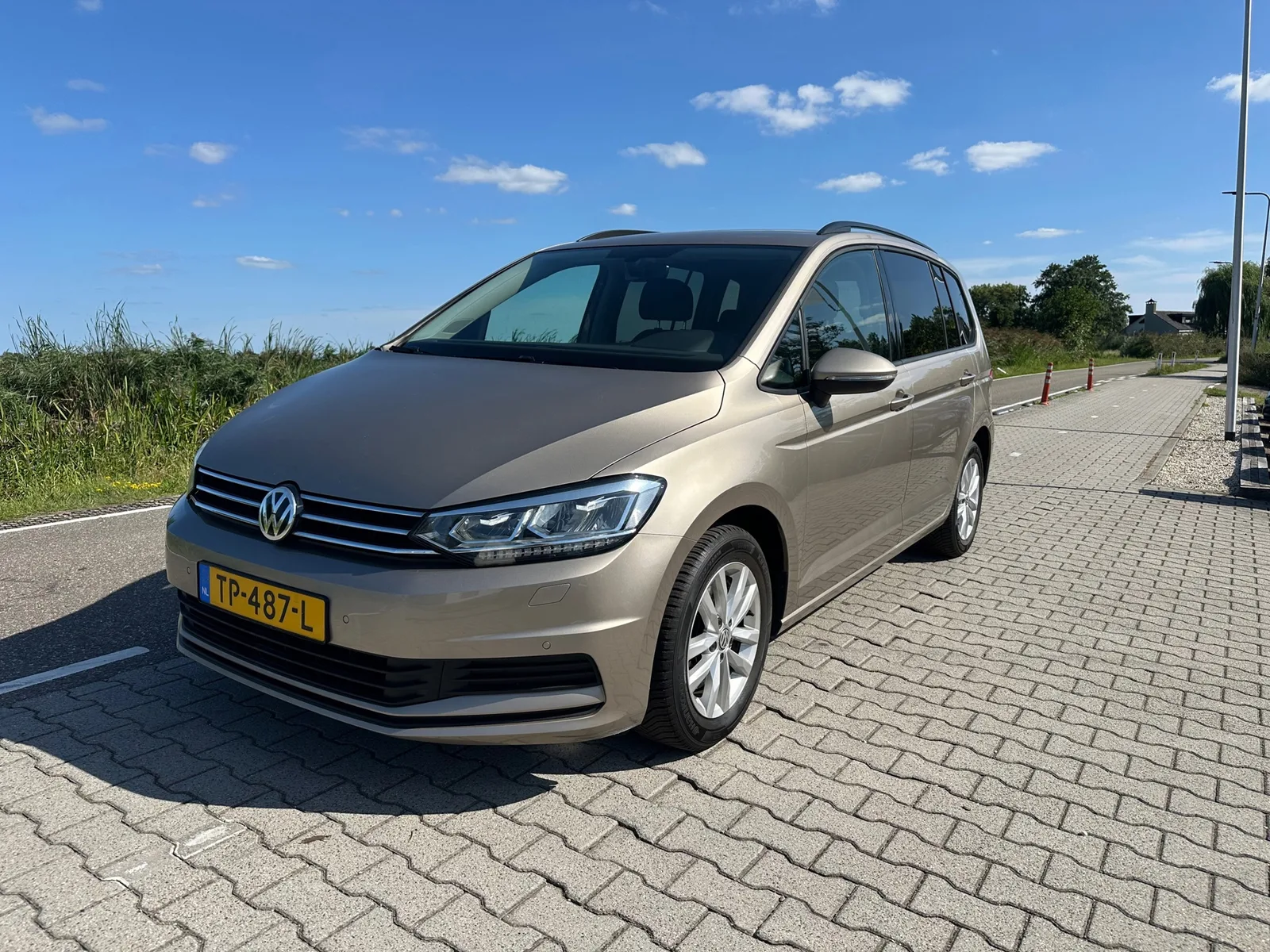 Volkswagen Touran (2018) — foto 1