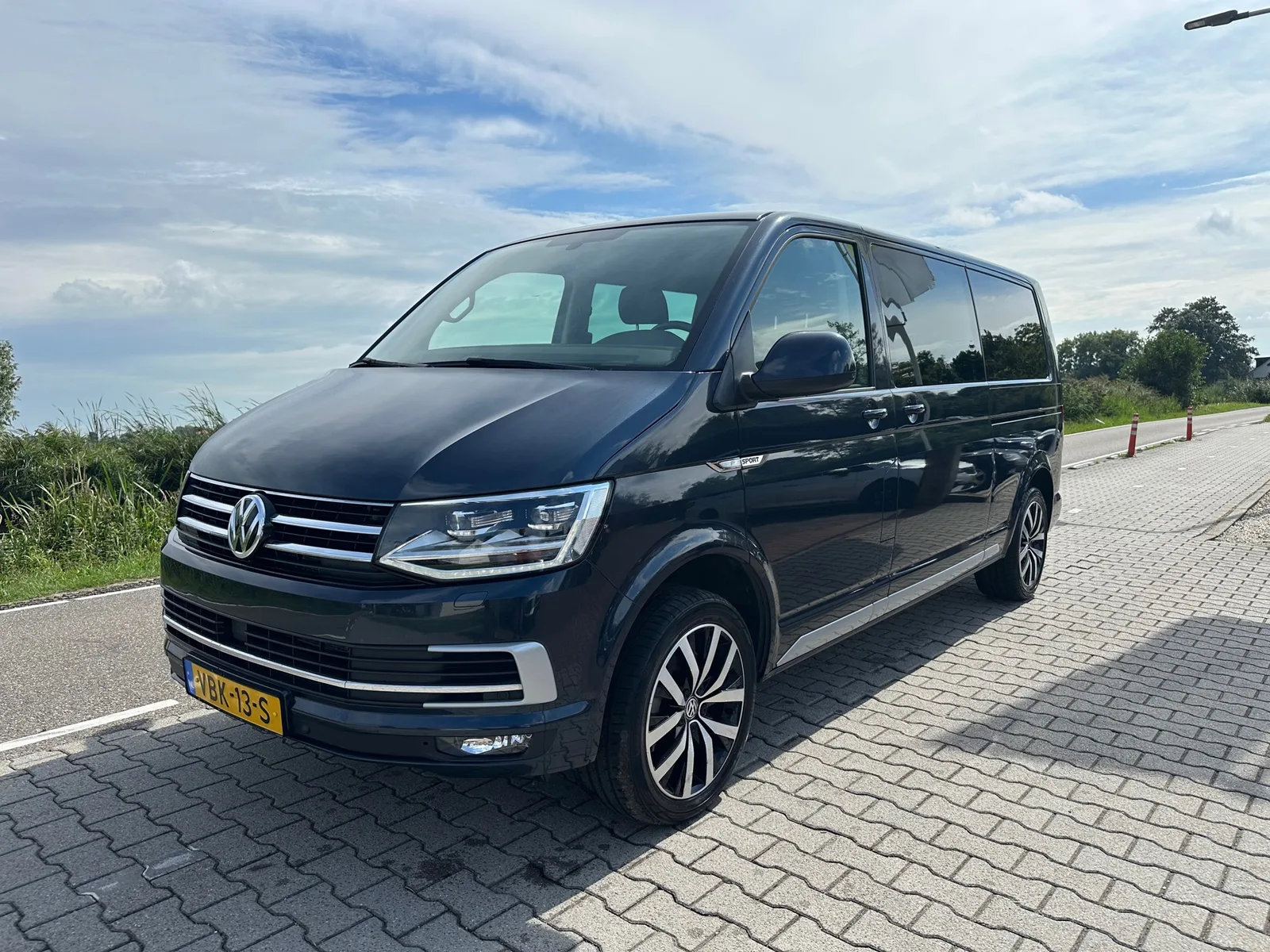 Volkswagen Transporter (2019) — foto 1