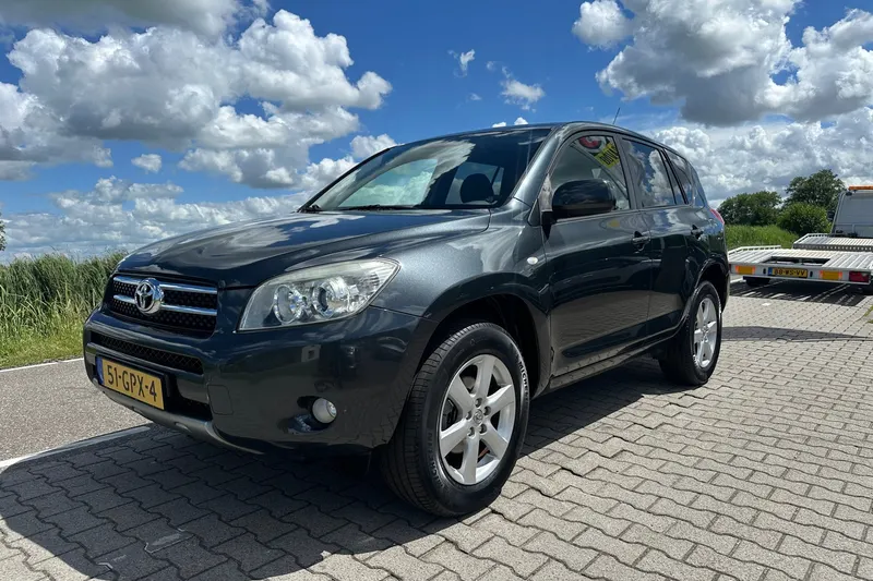 Toyota RAV4 (2008)