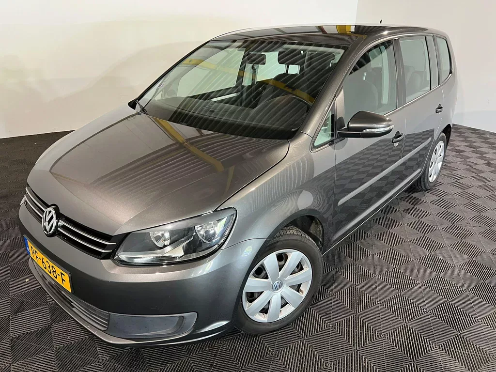 Volkswagen Touran (2013) — foto 1