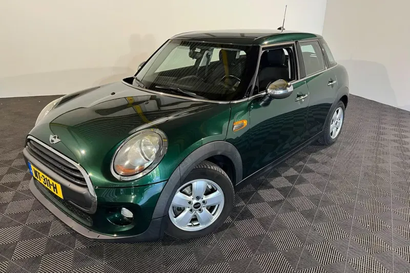 MINI One (2017)