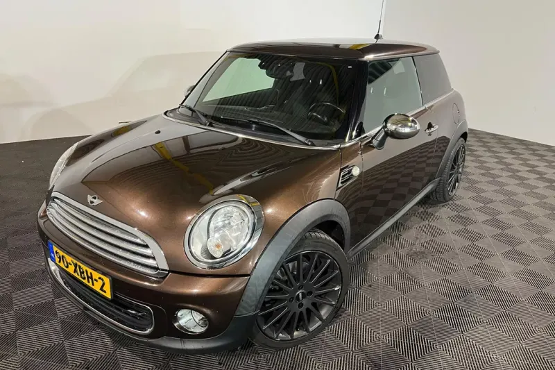 MINI One (2012)