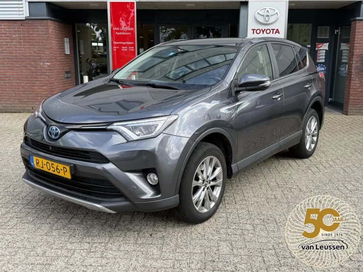 Toyota RAV4 (2017) — foto 1
