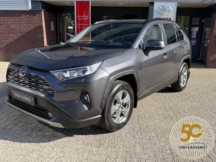 Toyota RAV4 (2024) — foto 1