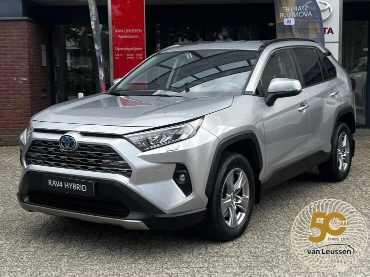 Toyota RAV4 (2024) — foto 1