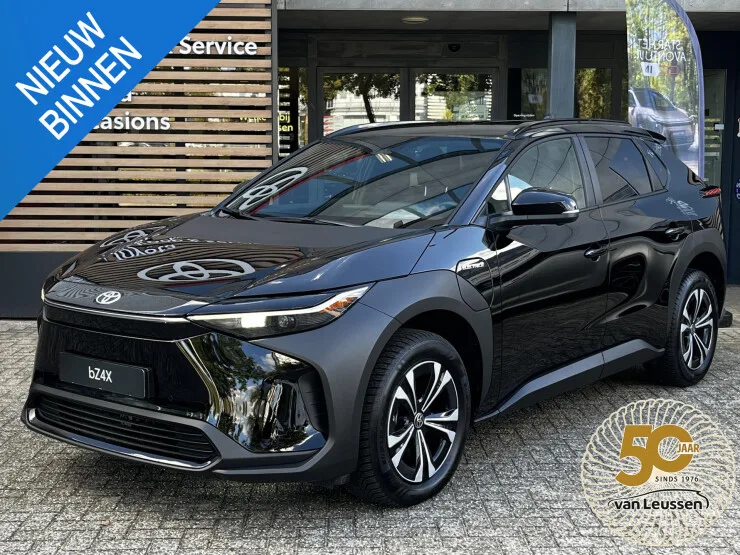 Toyota bZ4X (2024) — foto 1