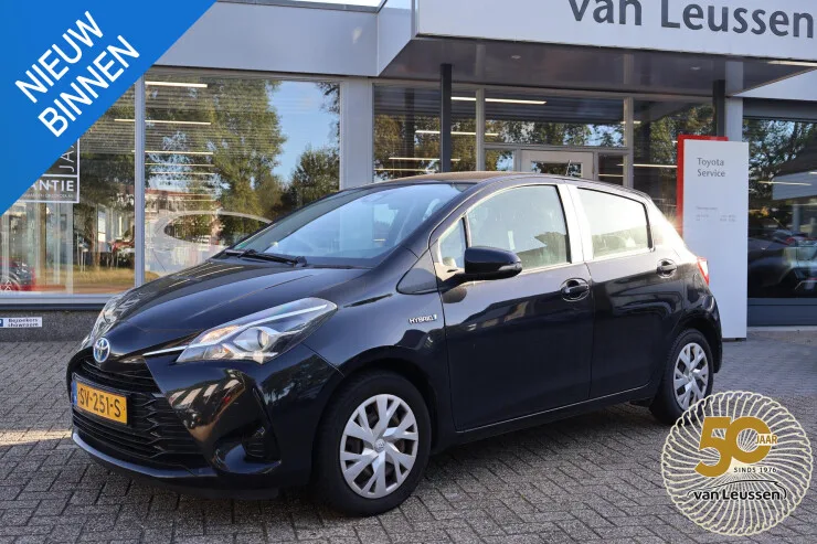 Toyota Yaris (2018) — foto 1