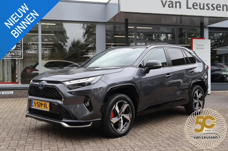 Toyota RAV4 (2023) — foto 1