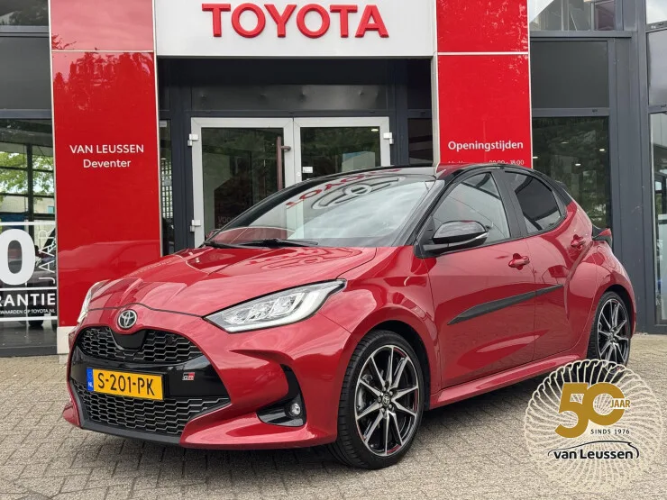 Toyota Yaris (2023) — foto 1