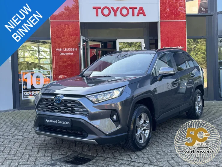 Toyota RAV4 (2024) — foto 1