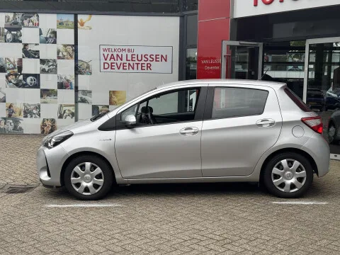 Toyota Yaris (2020) — foto 1