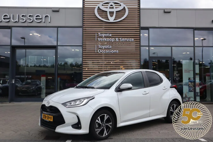 Toyota Yaris (2024) — foto 1