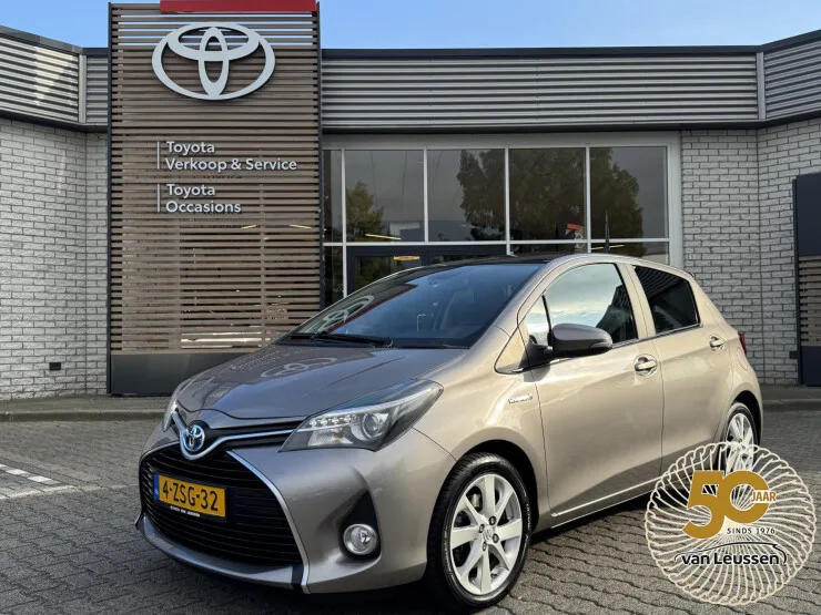 Toyota Yaris (2015) — foto 1