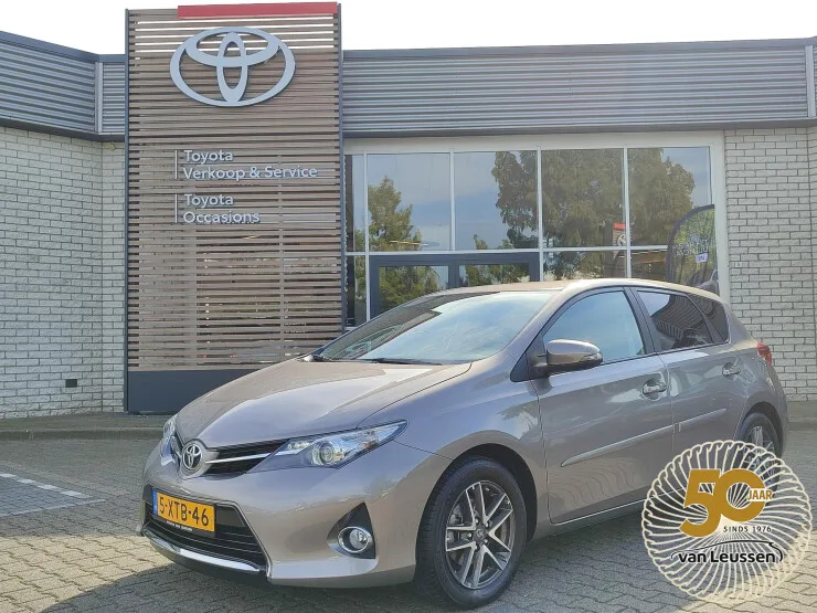 Toyota Auris (2014) — foto 1