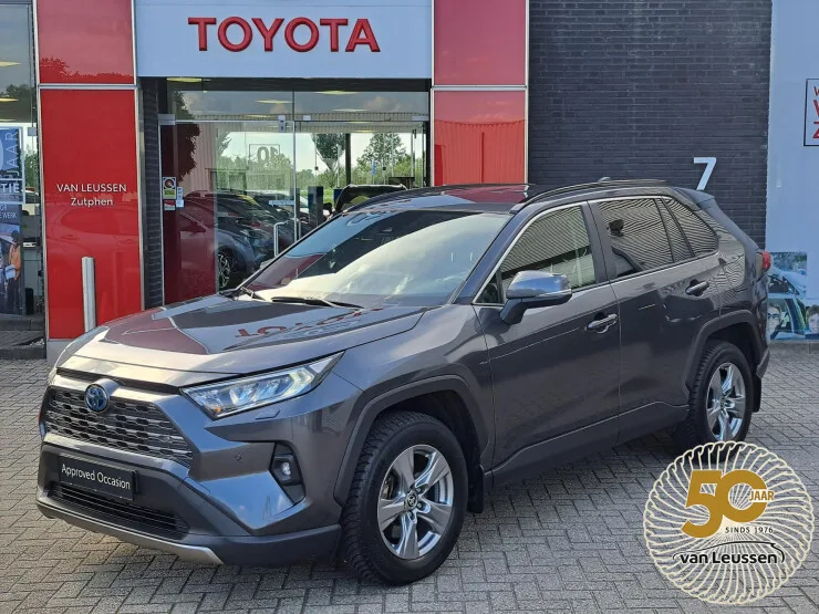 Toyota RAV4 (2024) — foto 1