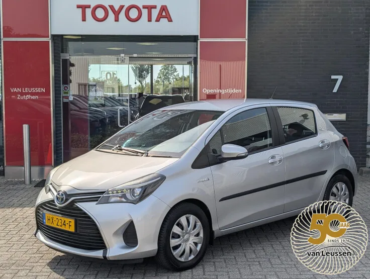 Toyota Yaris (2016) — foto 1