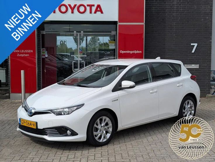 Toyota Auris (2015) — foto 1
