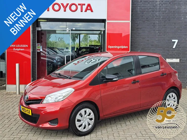 Toyota Yaris (2012) — foto 1