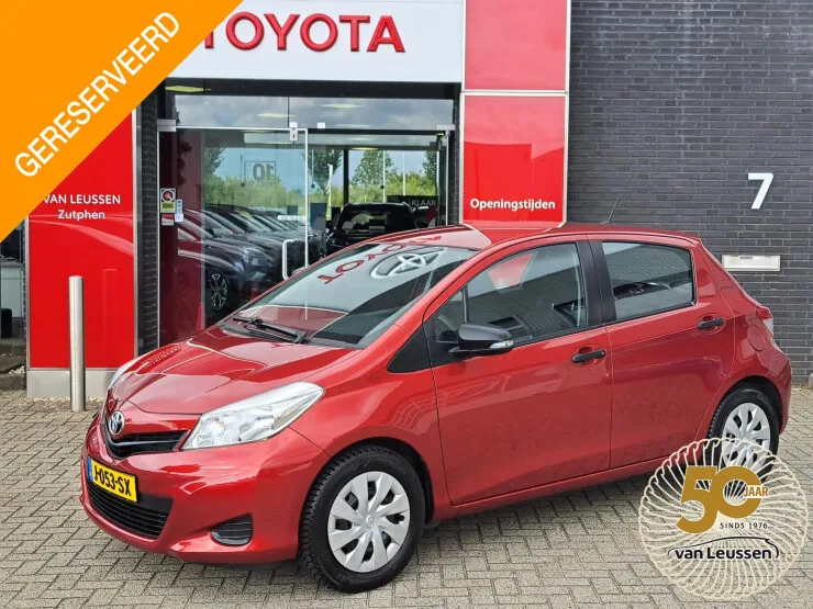 Toyota Yaris (2012) — foto 1