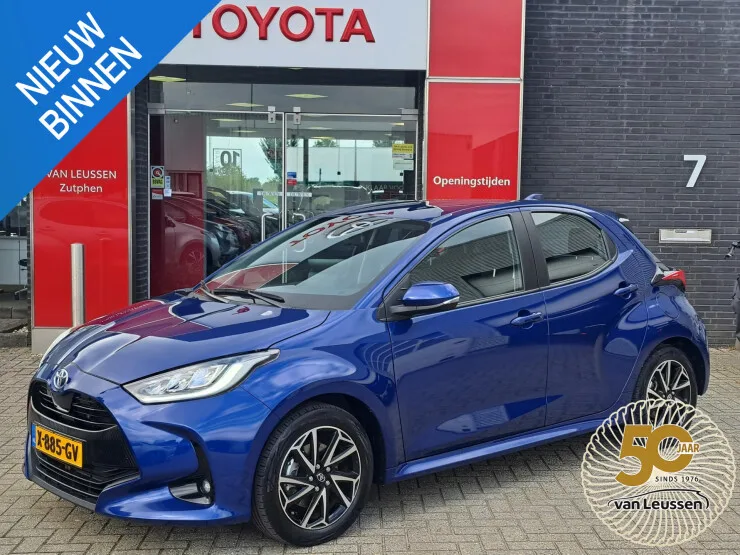 Toyota Yaris (2023) — foto 1
