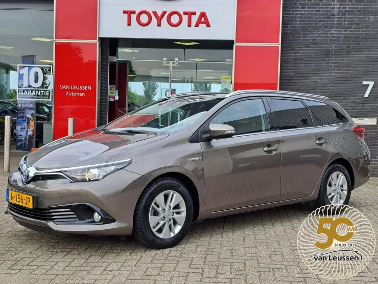 Toyota Auris (2017) — foto 1