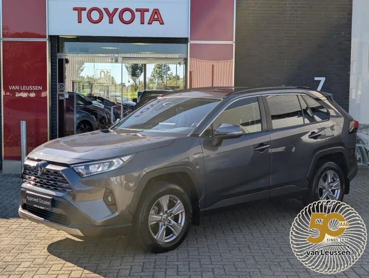 Toyota RAV4 (2024) — foto 1